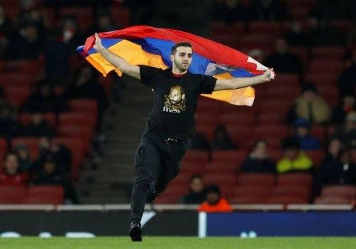 "Qarabağ"ın oyununda erməni təxribatı - FOTO