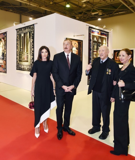 İlham Əliyev Tahir Salahovun 90 illik yubiley sərgisində - FOTOLAR