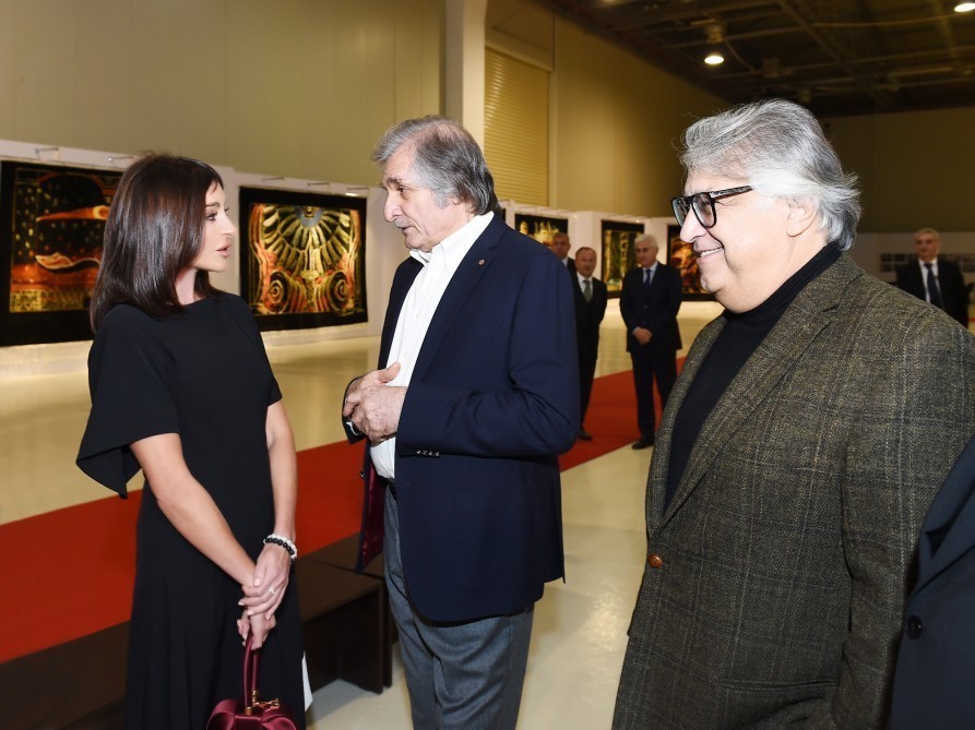 İlham Əliyev Tahir Salahovun 90 illik yubiley sərgisində - FOTOLAR