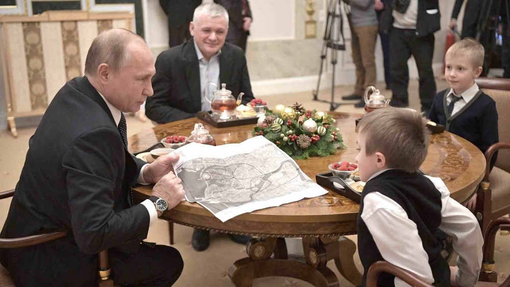 Putin xəstə uşağın arzusunu yerinə yetirdi: "Onu helikopterinə mindirib..." (VİDEO)