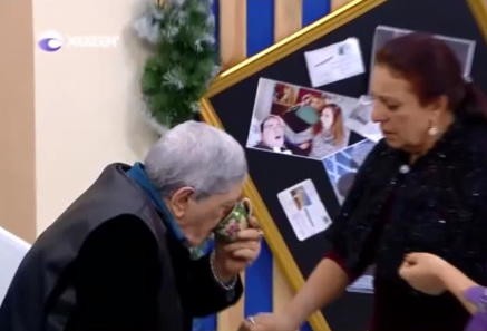 Canlı yayımda Rəmişin nəfəsi kəsildi - FOTO