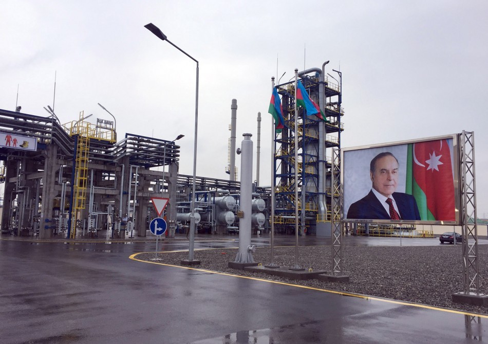 İlham Əliyev Bakı neft emalı zavodunda - FOTOLAR-YENİLƏNİB