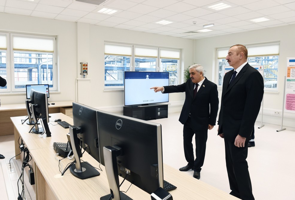 İlham Əliyev Bakı neft emalı zavodunda - FOTOLAR-YENİLƏNİB