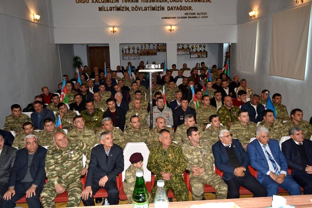 Hərbi hissədə görüş keçirildi - FOTO