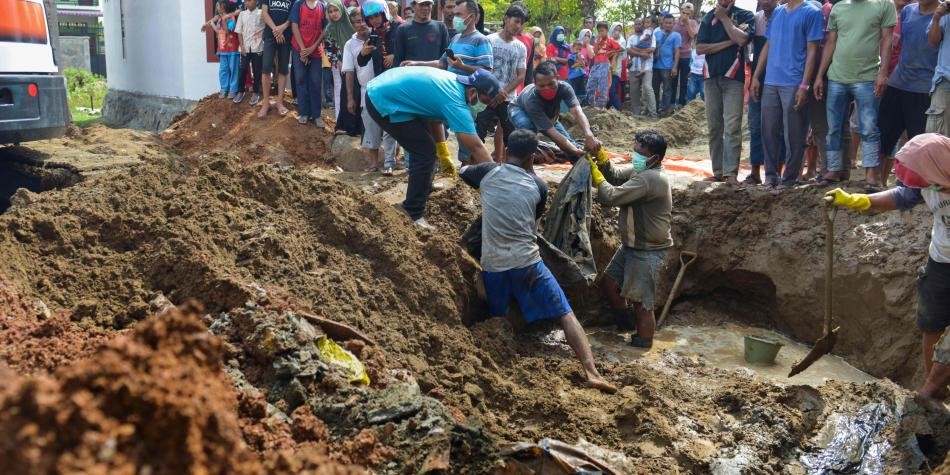 İndoneziyada sunami nəticəsində ölənlərin sayı 168 nəfərə çatıb - YENİLƏNİB