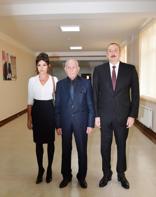 İlham Əliyev və xanımı məcburi köçkünlər üçün tikilən kompleksin açılışında - FOTO-YENİLƏNİB