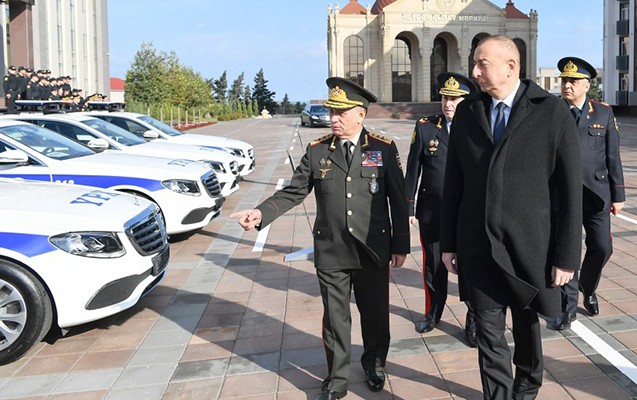 İlham Əliyev yol polislərinə verilən maşınlara baxdı - FOTOLAR