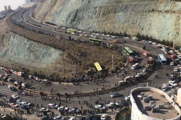Avtobus qəzaya uğradı: 8 ölü, 28 yaralı - TEHRANDA (FOTO)