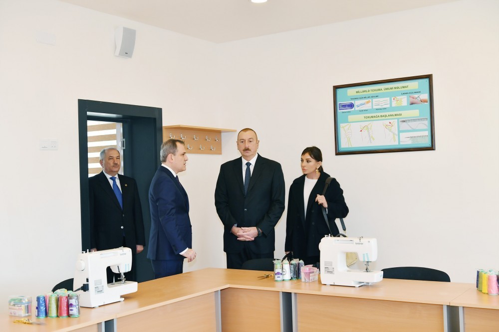 İlham Əliyev və birinci xanım yaşayış kompleksinin açılışında - FOTOLAR (YENİ-2)