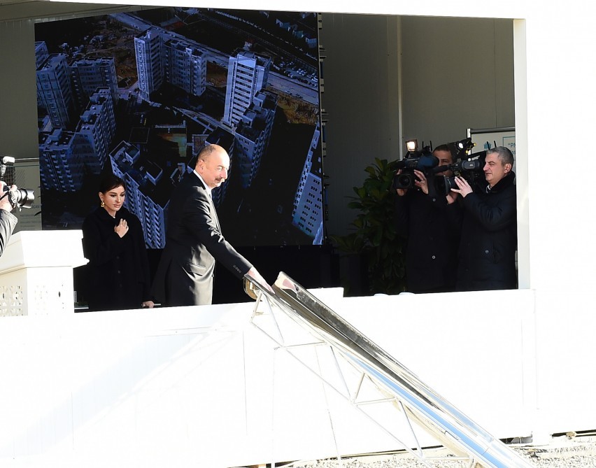 İlham Əliyev və birinci xanım yaşayış kompleksinin açılışında - FOTOLAR (YENİ-2)
