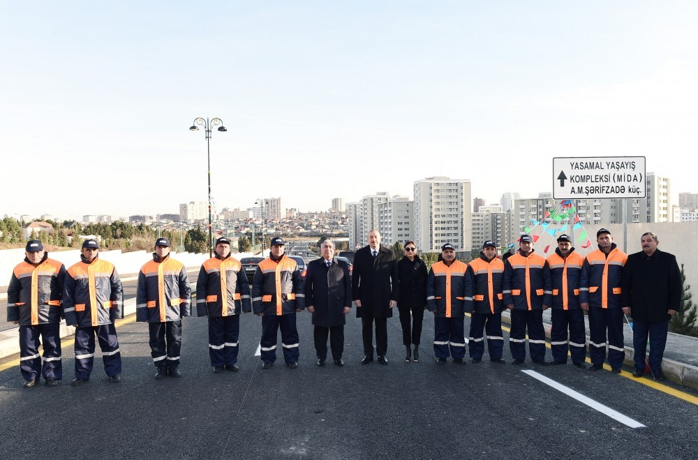 İlham Əliyev və birinci xanım yaşayış kompleksinin açılışında - FOTOLAR (YENİ-2)