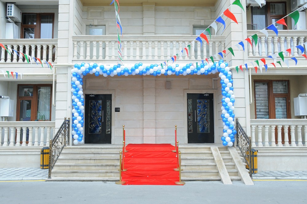 Kristal Abşeron Yasamaldakı hündürmərtəbəli yaşayış binasını təhvil verdi - FOTOLAR