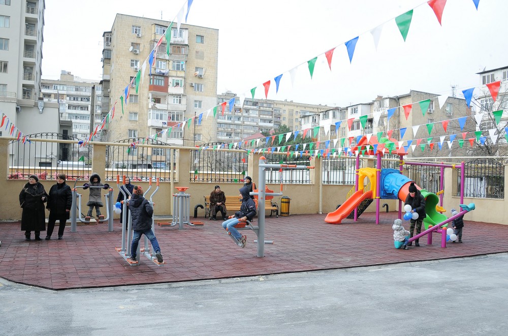 Kristal Abşeron Yasamaldakı hündürmərtəbəli yaşayış binasını təhvil verdi - FOTOLAR