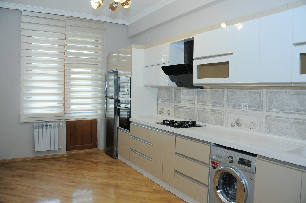 Kristal Abşeron Yasamaldakı hündürmərtəbəli yaşayış binasını təhvil verdi - FOTOLAR