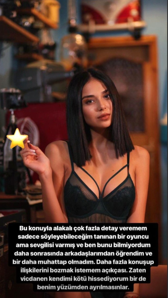Yolka qarşısında poz verib, dua etdi - FOTO