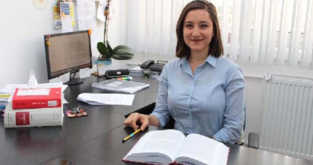 Tələbə universitet əməkdaşını güllələyərək öldürdü: polis həmin şəxsi axtarır - VİDEO  + FOTO