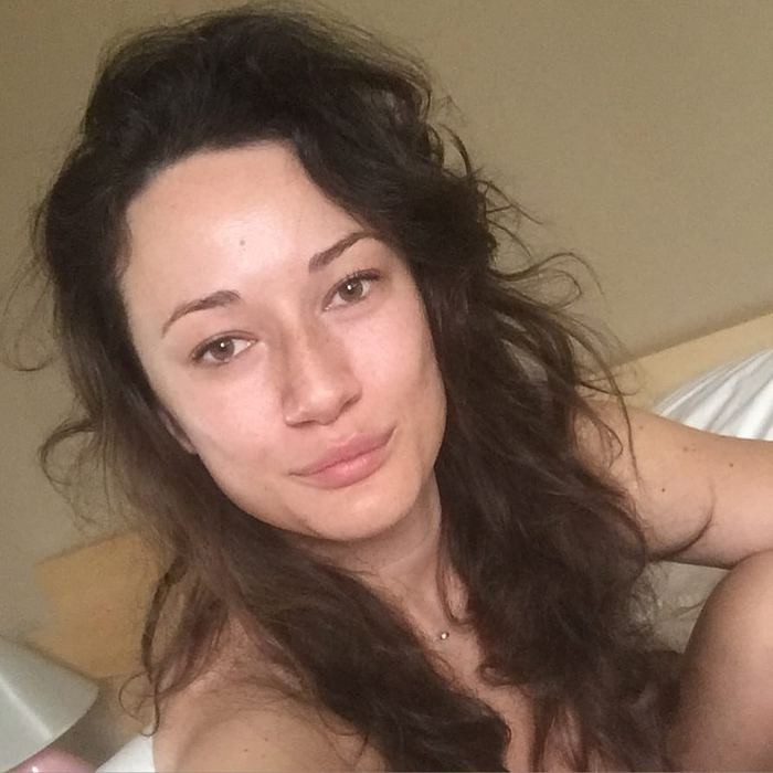 Sosial şəbəkədə tanış olduğu kişiylə bir dəfə görüşdü - Evinə gizli gedib...  (FOTO)