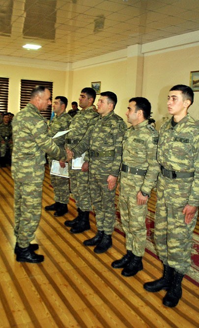 Daha bir qrup hərbçi ehtiyata buraxıldı - FOTO