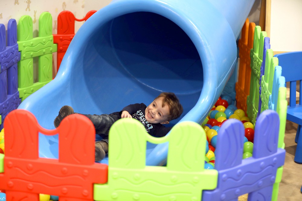 Gülyanaq Məmmədova övladlarını “Hünər Qüllələri”nə gətirdi - VİDEO