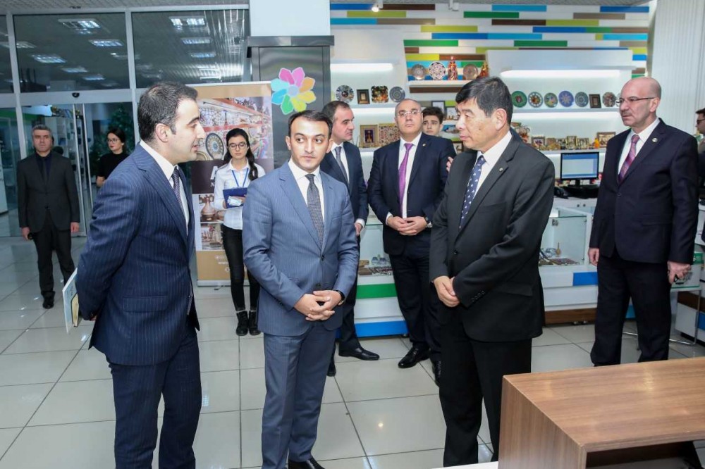 ÜGT-nin baş katibi “ASAN xidmət”də - FOTOLAR