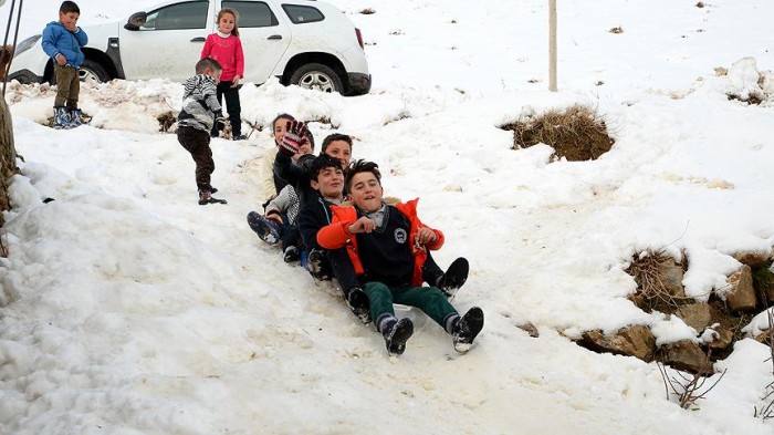 Qar həyatı iflic etdi: məktəblər, yollar bağlandı - FOTOLAR