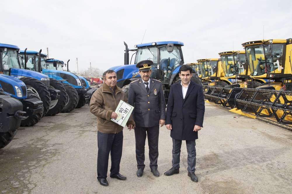 Kənd təsərrüfatı texnikasının ilk güzəştli satışı həyata keçirildi - FOTO