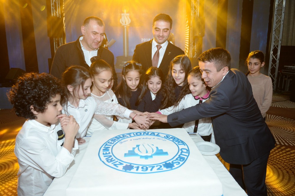 Ulu Öndərin, sizə zirvə arzulayıram ifadəsindən doğan “Zirvə” -  Azər Əliyev “Zirve Awards-2018”-də (FOTO-VİDEO)