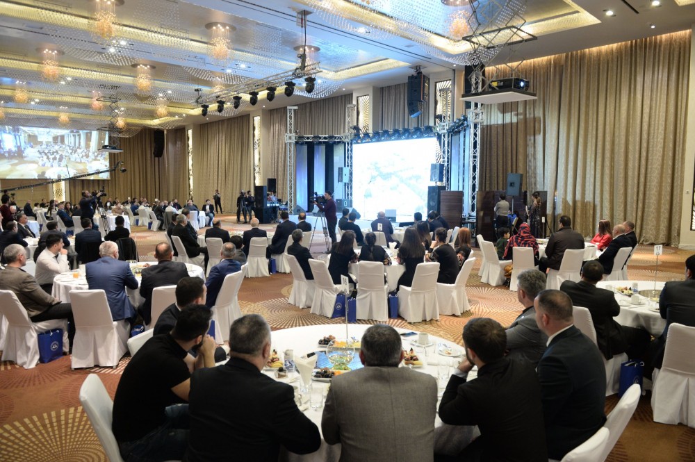 Ulu Öndərin, sizə zirvə arzulayıram ifadəsindən doğan “Zirvə” -  Azər Əliyev “Zirve Awards-2018”-də (FOTO-VİDEO)