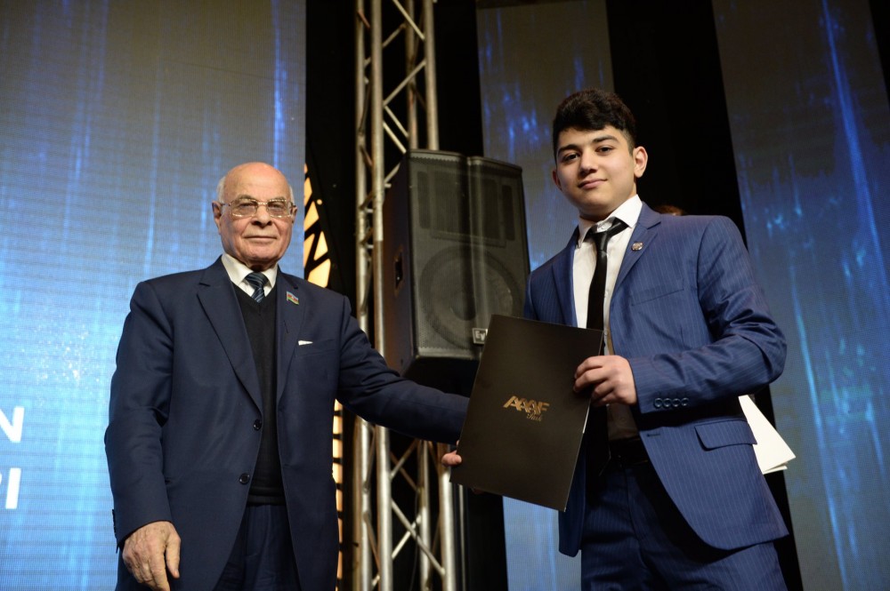 Ulu Öndərin, sizə zirvə arzulayıram ifadəsindən doğan “Zirvə” -  Azər Əliyev “Zirve Awards-2018”-də (FOTO-VİDEO)