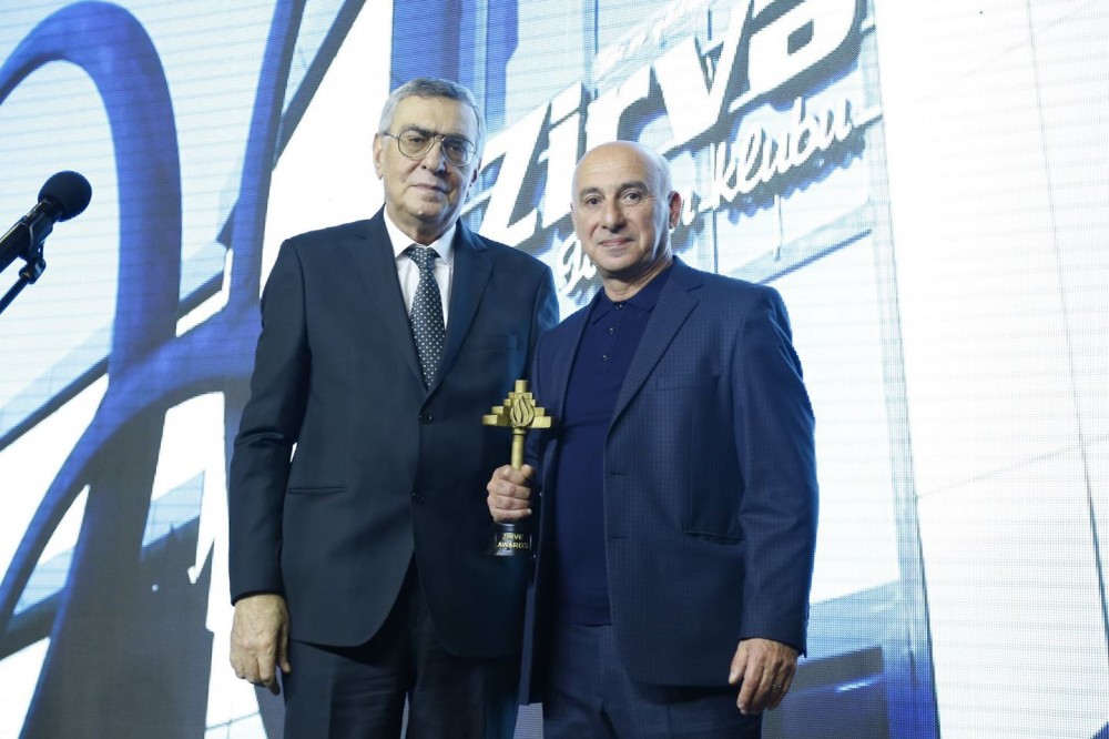 Ulu Öndərin, sizə zirvə arzulayıram ifadəsindən doğan “Zirvə” -  Azər Əliyev “Zirve Awards-2018”-də (FOTO-VİDEO)
