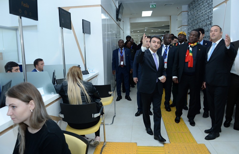Zimbabve prezidenti 5 saylı “ASAN xidmət”də - FOTOLAR