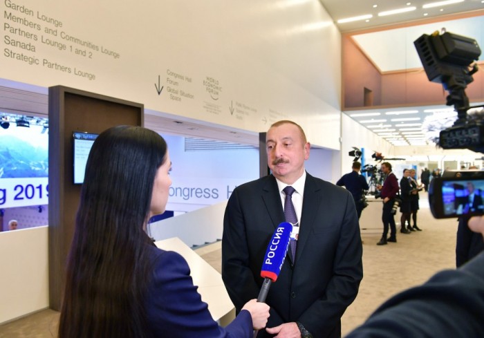 Prezident Rusiya və Çin kanalına müsahibə verib - FOTOLAR