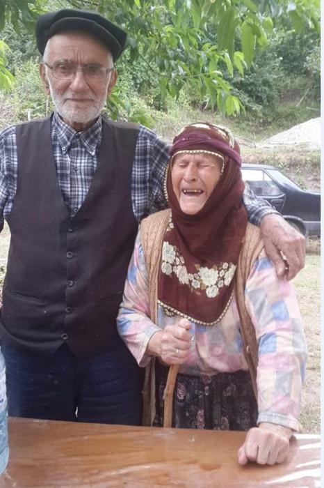70 illik evli cütlüyü ölüm belə ayıra bilmədi - FOTO 