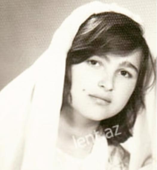 Xalq artisti arxiv fotosunu paylaşdı - 42 il əvvəl