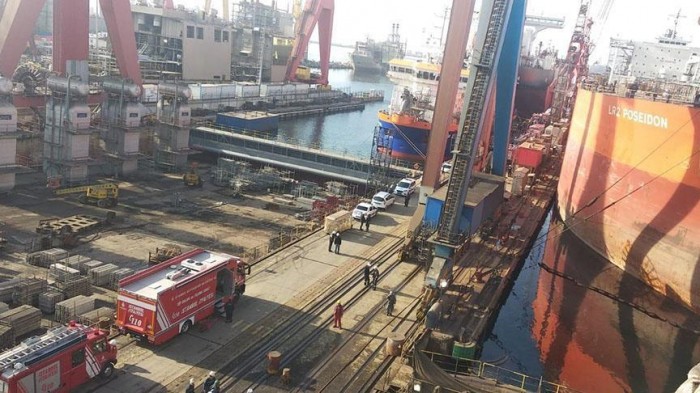 İstanbulda gəmi yanıb: 2 nəfər ölüb, 11 yaralı var
