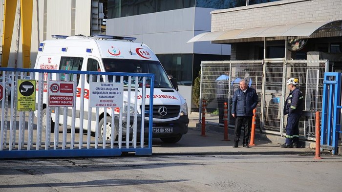 İstanbulda gəmi yanıb: 2 nəfər ölüb, 11 yaralı var