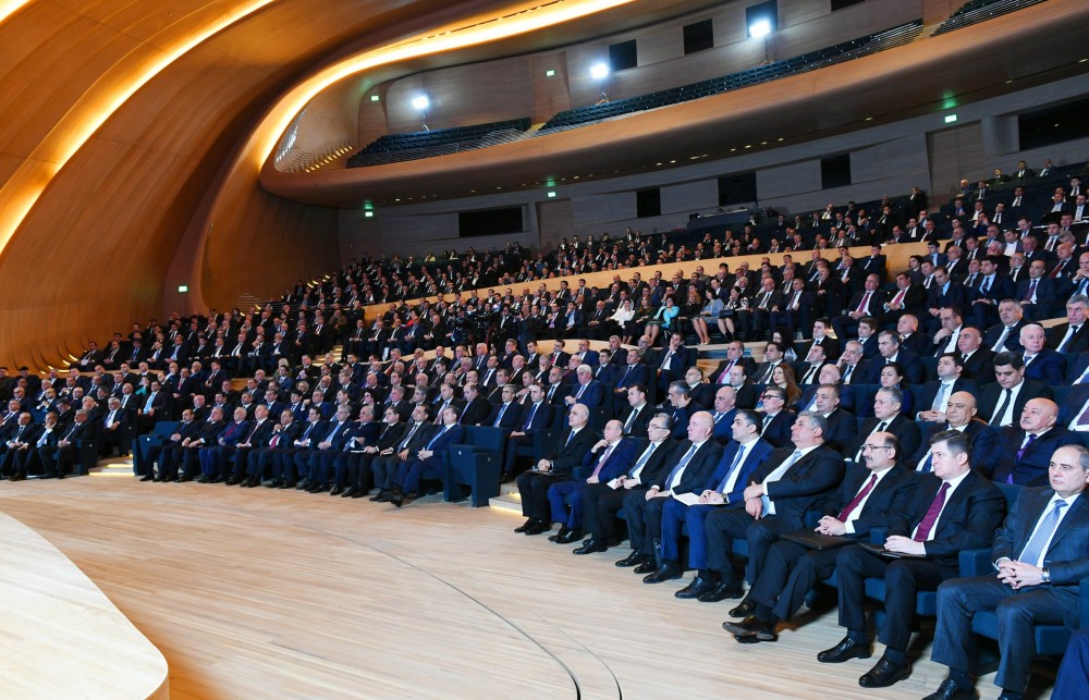 İlham Əliyev 4 ilin yekunlarına həsr olunan konfrans keçirdi - FOTOLAR-YENİLƏNİB