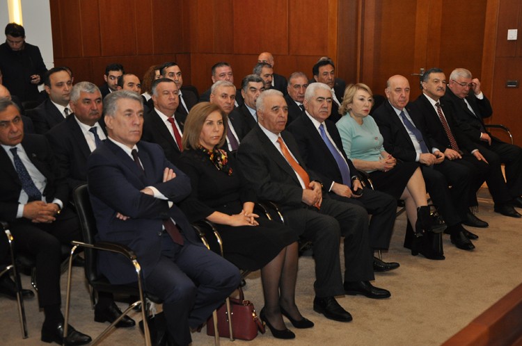 Əli Əhmədov YAP-çı deputatları topladı - Vətəndaşlarla bağlı tapşırıq verildi
