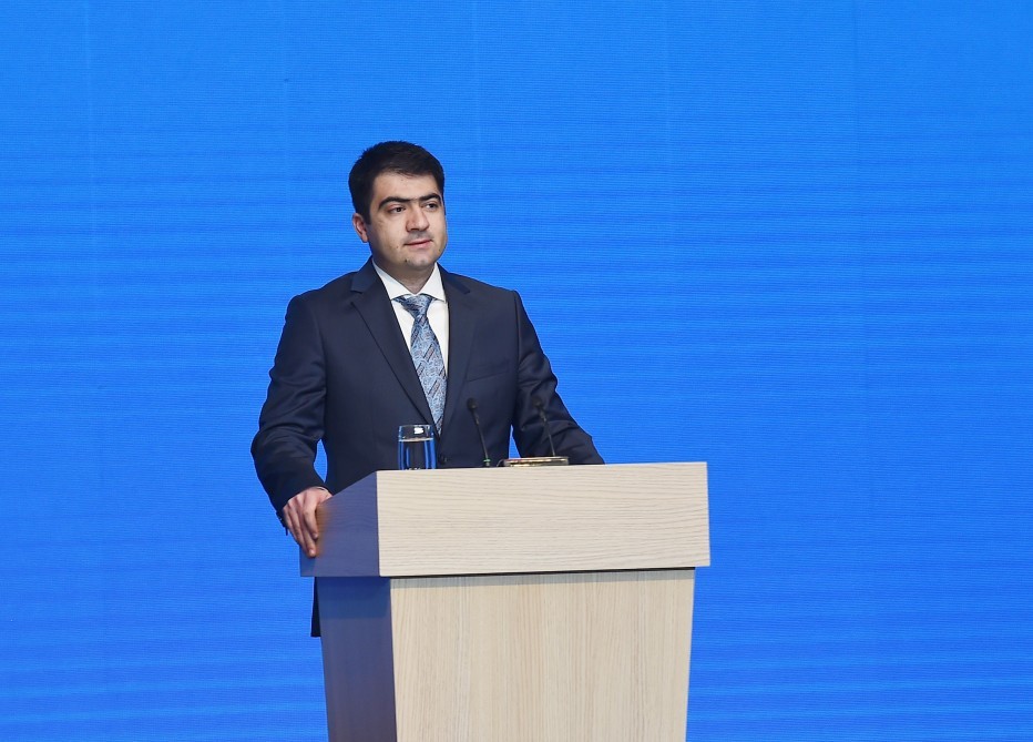 İlham Əliyev və birinci xanım gənclərlə görüşdü (FOTO-YENİLƏNİB)