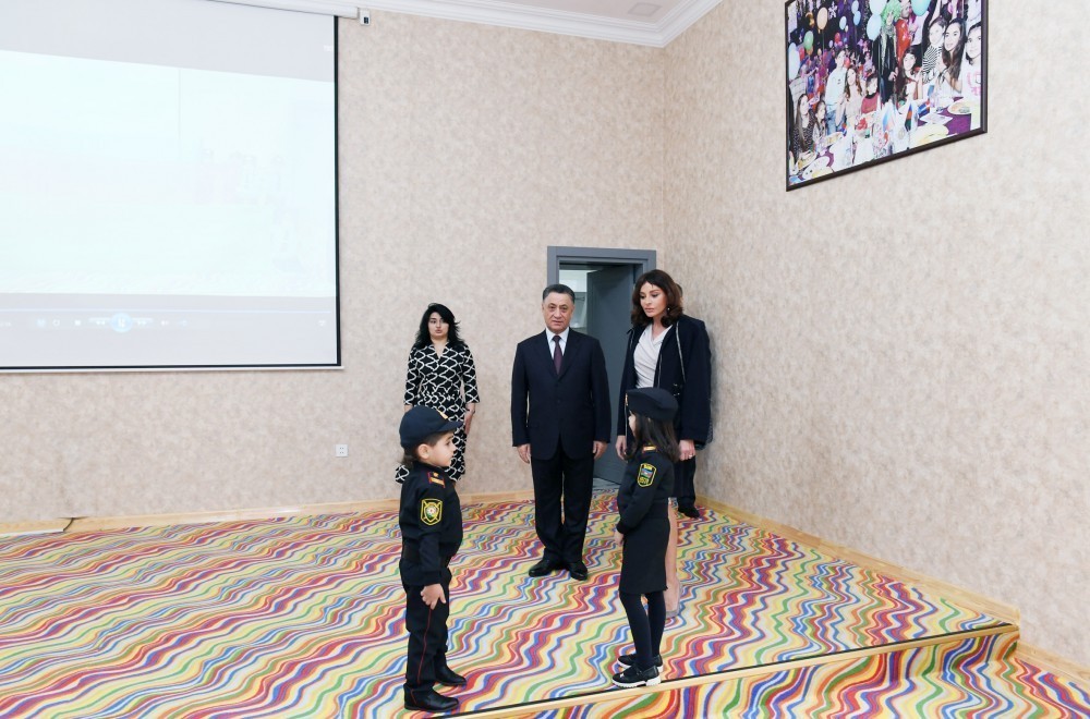 Mehriban Əliyeva polis övladlarının baxçasında - FOTOLAR