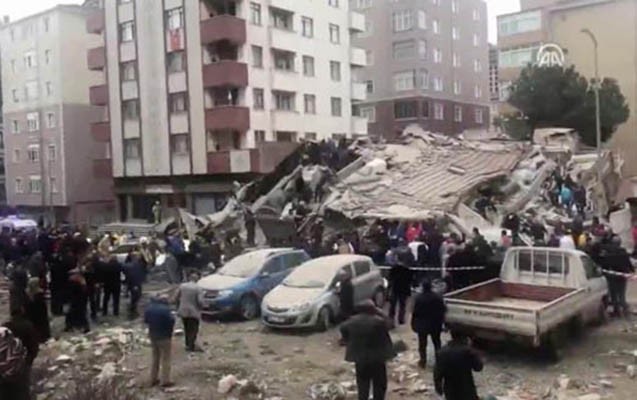 İstanbulda yaşayış binası çökdü: ölən və dağıntılar altında qalanlar var -FOTOLAR