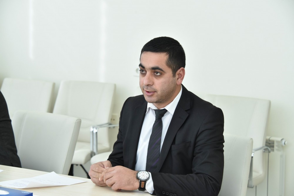 Nazir Şirvanda vətəndaşları qəbul etdi 