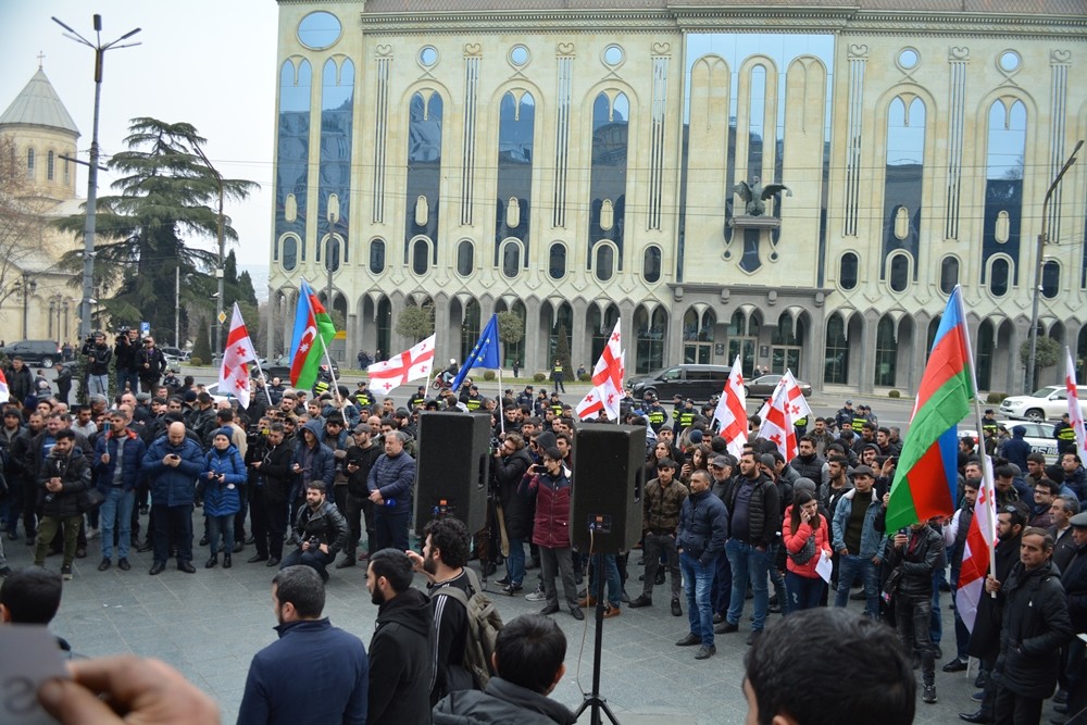 Azərbaycanlıların Tbilisidəki etirazından FOTOLAR