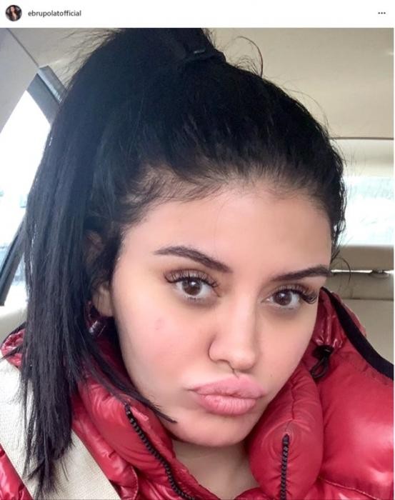 Makiyajsız şəklini paylaşdı - Belə daha çox bəyənildi