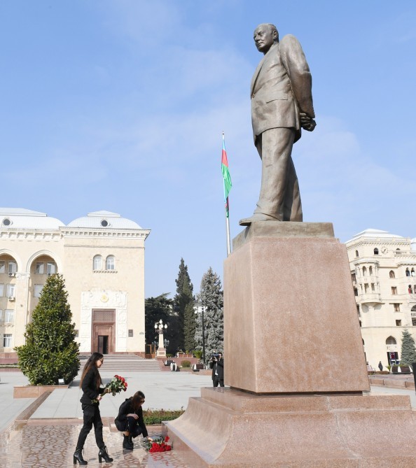 Birinci vitse-prezident Gəncəyə səfər edib - FOTO