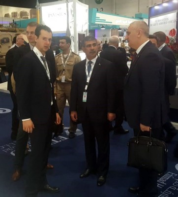 Müdafiə naziri "İDEX - 2019" sərgisində - FOTOLAR
