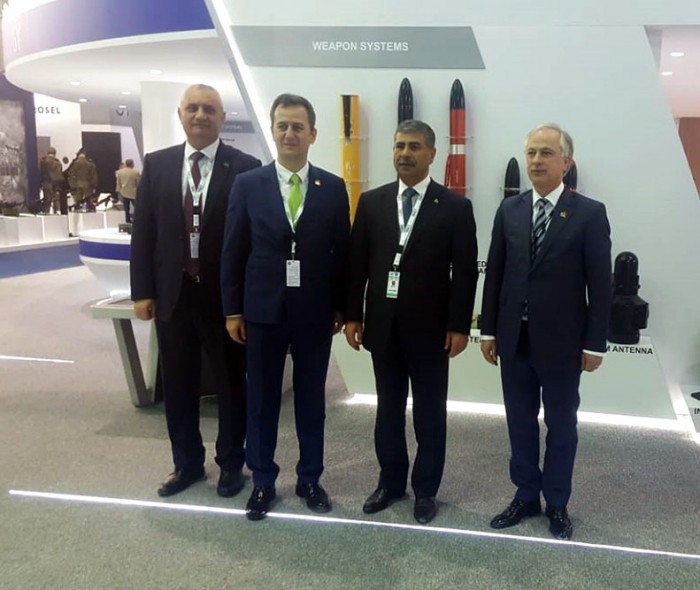 Müdafiə naziri "İDEX - 2019" sərgisində - FOTOLAR