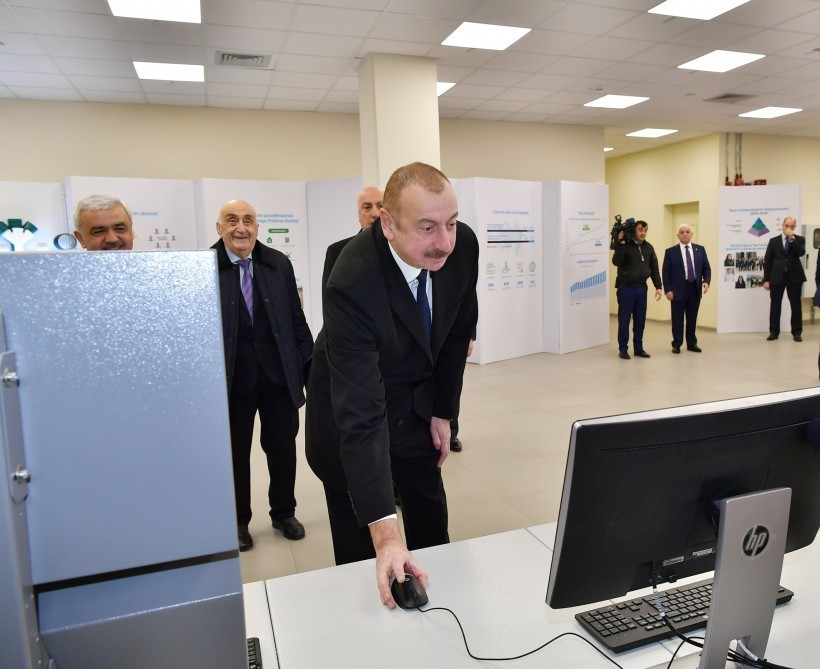 İlham Əliyev Sumqayıtda zavod açılışında - FOTOLAR