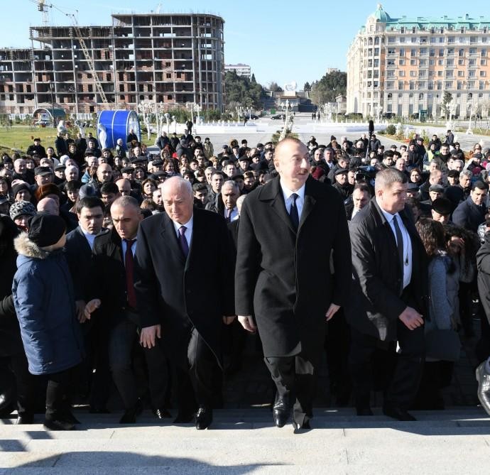 Prezidentin sumqayıtlılarla maraqlı DİALOQU - "Bu il bu məsələ həll olunmalıdır" - FOTOLAR