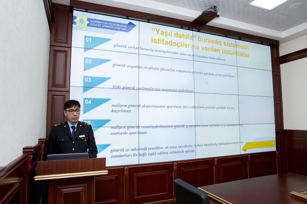 Aidiyyəti dövlət qurumlarının əməkdaşları  Gömrük Komitəsində - FOTO